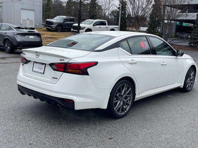 Photo of 2024 Pearl White Tricoat Nissan Altima