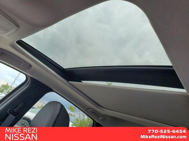Photo of 2025 Bronze Nissan Kicks