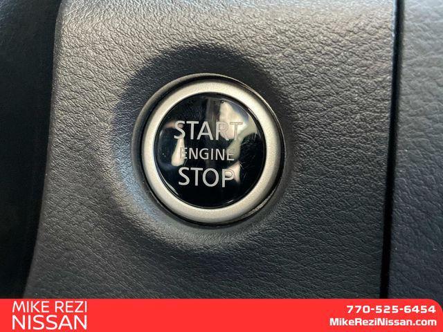 Photo of 2025 Glacier White Nissan Frontier