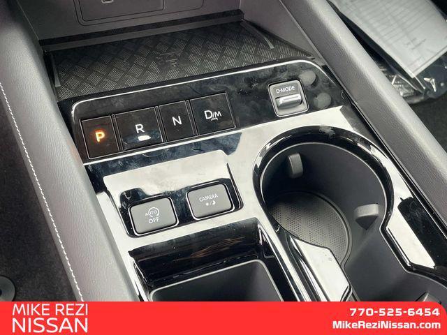 Photo of 2025 White Pearl Nissan Murano