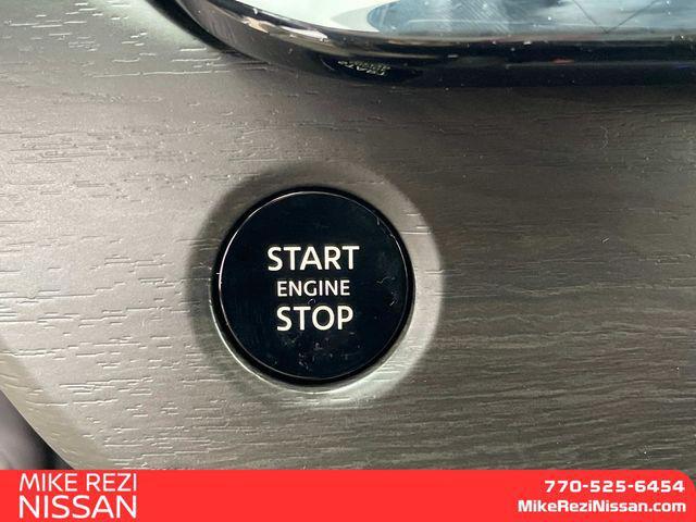 Photo of 2025 White Pearl Nissan Murano