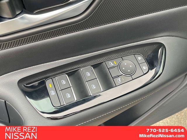 Photo of 2025 White Pearl Nissan Murano