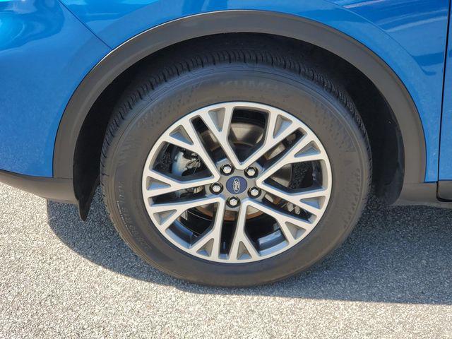 Photo of 2020 Velocity Blue Metallic Ford Escape