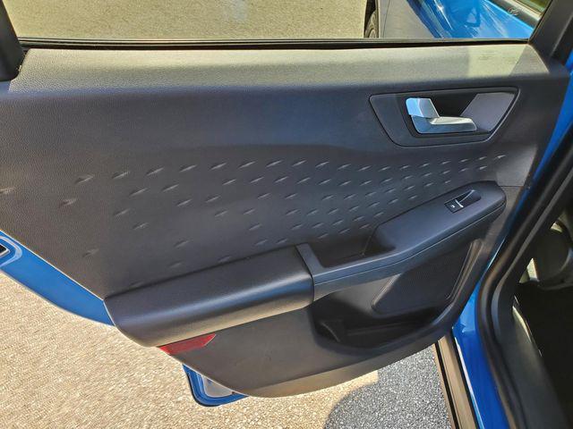 Photo of 2020 Velocity Blue Metallic Ford Escape