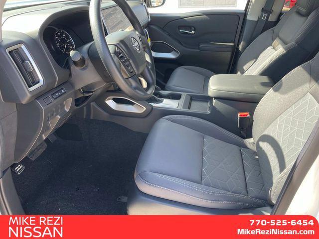 Photo of 2025 Glacier White Nissan Frontier