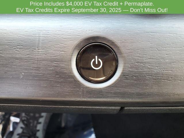 Photo of 2023 Black Diamond Pearl Nissan ARIYA