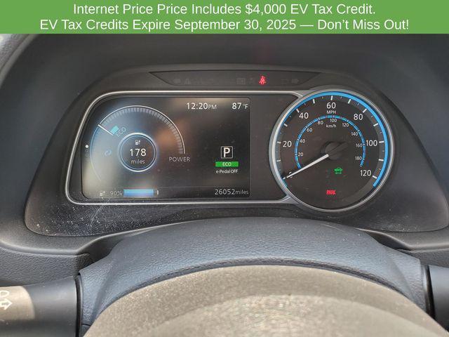 Photo of 2023 Scarlet Ember Tintcoat Nissan Leaf