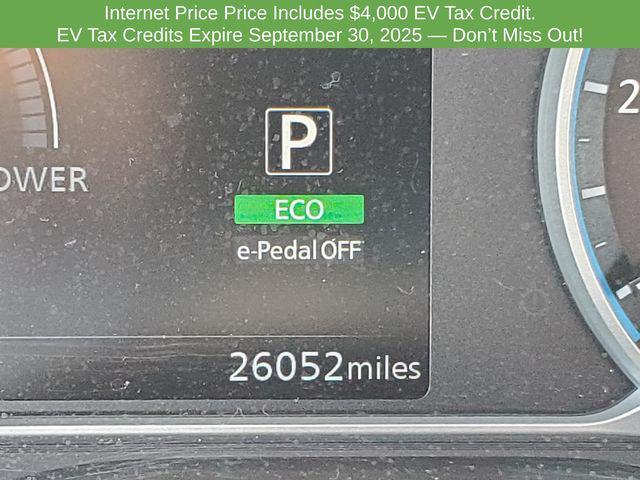 Photo of 2023 Scarlet Ember Tintcoat Nissan Leaf