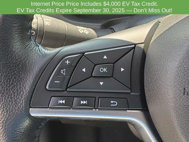 Photo of 2023 Scarlet Ember Tintcoat Nissan Leaf