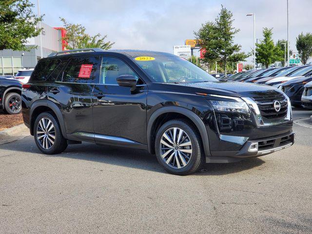 Photo of 2022 Super Black Nissan Pathfinder
