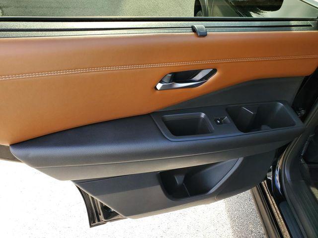Photo of 2022 Super Black Nissan Pathfinder