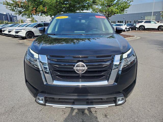 Photo of 2022 Super Black Nissan Pathfinder