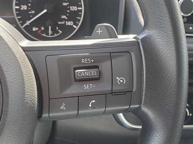 Photo of 2024 Glacier White Nissan Rogue