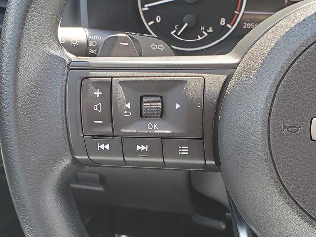 Photo of 2024 Glacier White Nissan Rogue