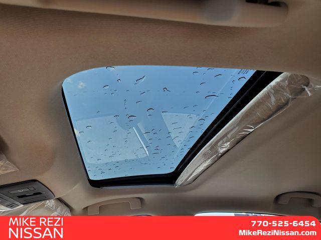Photo of 2025 White Nissan Sentra