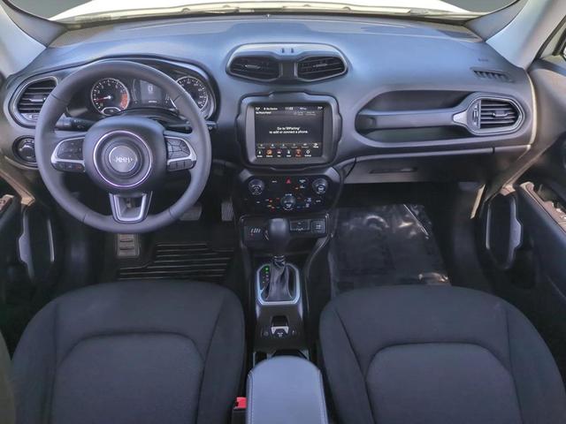 Photo of 2023 Alpine White Jeep Renegade