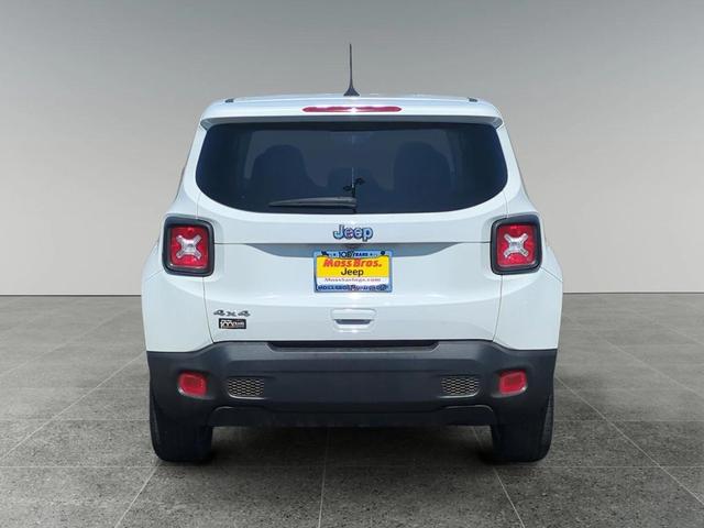 Photo of 2023 Alpine White Jeep Renegade