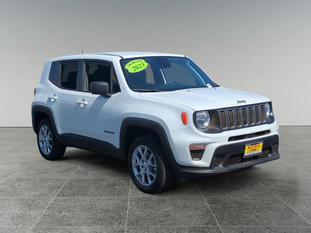 Photo of 2023 Alpine White Jeep Renegade
