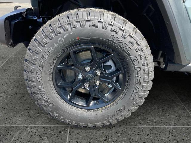 Photo of 2025 Anvil Clearcoat Jeep Wrangler