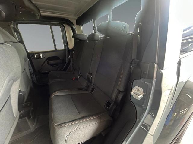 Photo of 2025 Anvil Clearcoat Jeep Gladiator