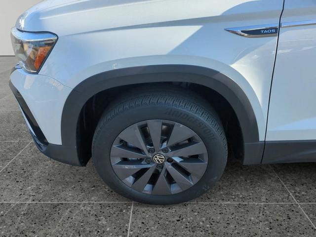 Photo of 2022 Pure White Volkswagen Taos
