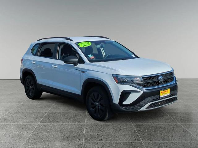 Photo of 2022 Pure White Volkswagen Taos