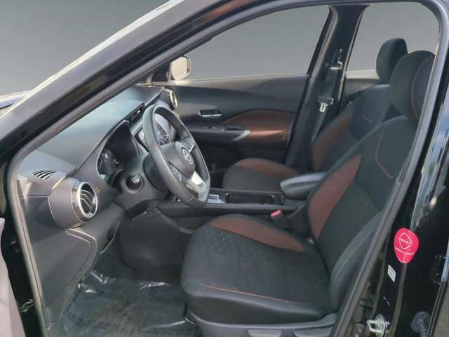Photo of 2023 Super Black Nissan Kicks
