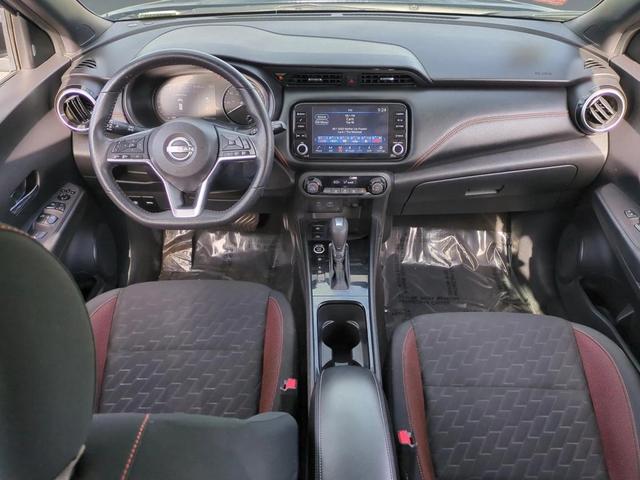 Photo of 2023 Super Black Nissan Kicks
