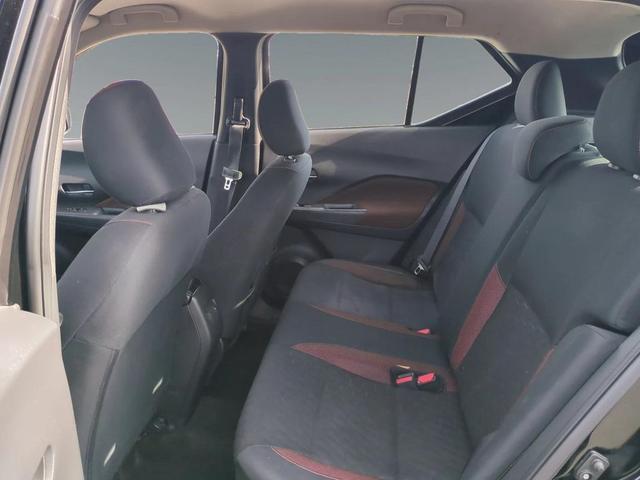 Photo of 2023 Super Black Nissan Kicks