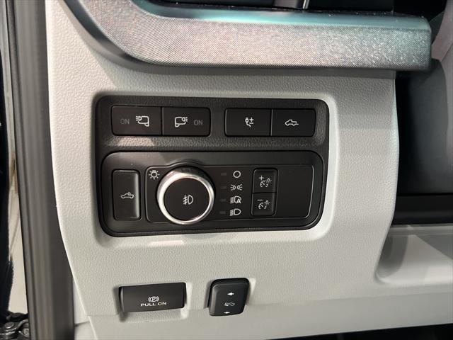Photo of 2024 Agate Black Metallic Ford F-250