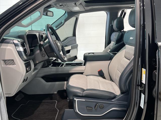 Photo of 2024 Agate Black Metallic Ford F-250