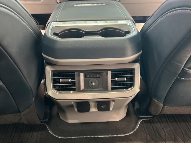 Photo of 2024 Agate Black Metallic Ford F-250