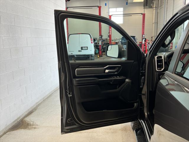 Photo of 2022 Granite Crystal Metallic Clearcoat RAM 1500