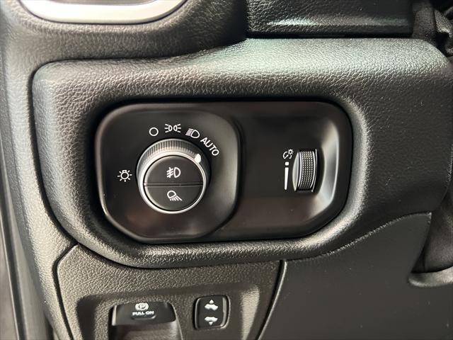 Photo of 2022 Granite Crystal Metallic Clearcoat RAM 1500