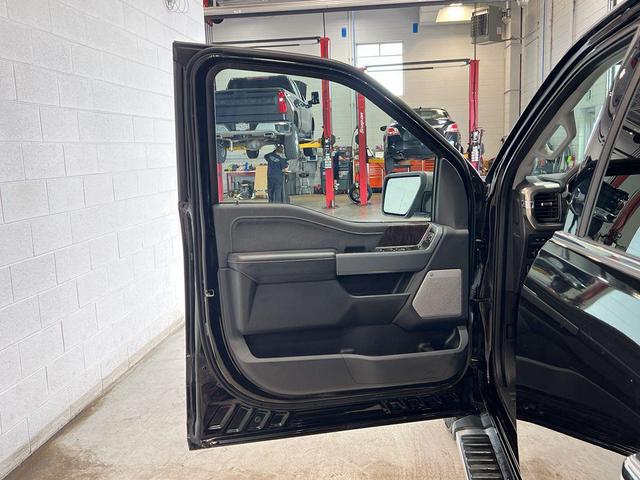 Photo of 2023 Agate Black Metallic Ford F-150
