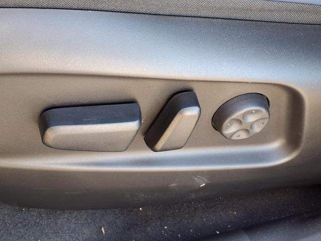Photo of 2025 Neptune Grey Metallic VinFast VF 8