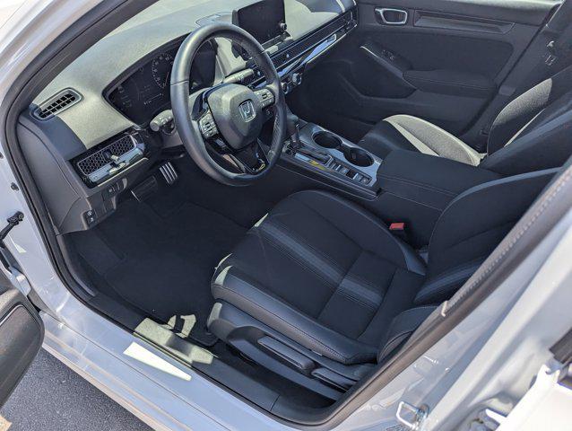 Photo of 2022 white Honda Civic