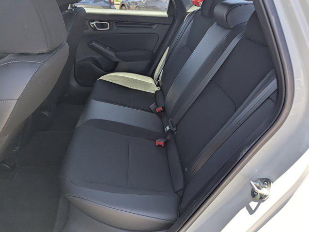 Photo of 2022 white Honda Civic