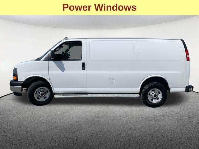 Photo of 2022 Summit White GMC Savana 2500