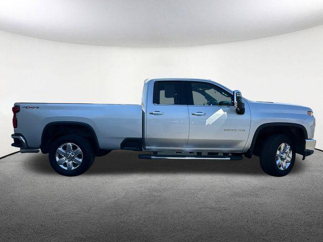 Photo of 2023 Silver Ice Metallic Chevrolet Silverado 2500