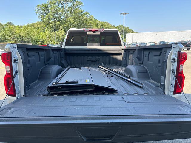 Photo of 2023 Silver Ice Metallic Chevrolet Silverado 2500