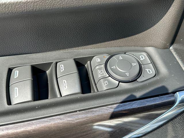 Photo of 2023 Silver Ice Metallic Chevrolet Silverado 2500