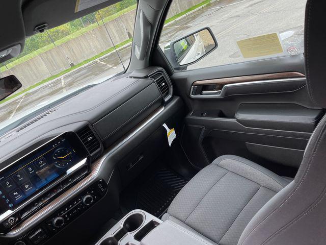 Photo of 2025 Summit White Chevrolet Silverado 1500