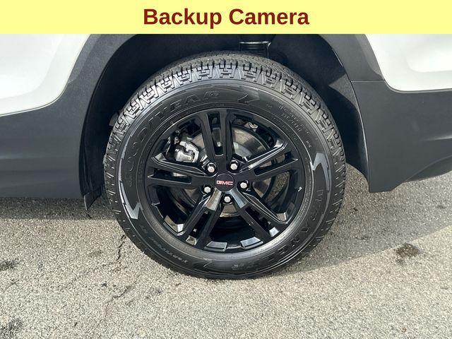 Photo of 2023 Summit White GMC Terrain