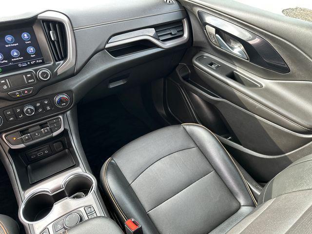 Photo of 2023 Summit White GMC Terrain