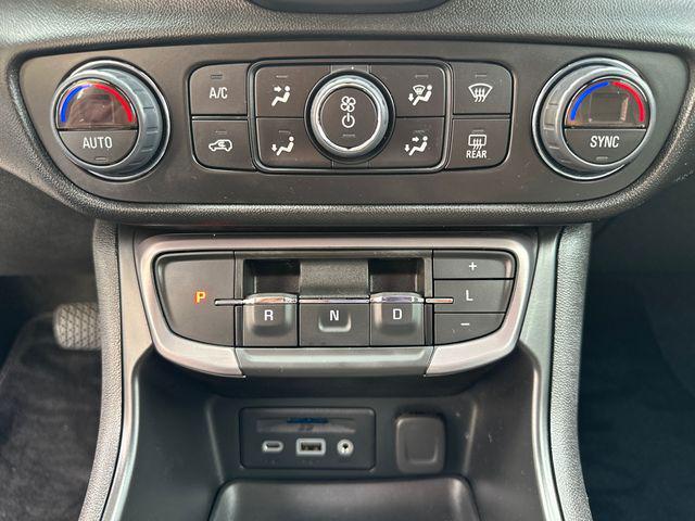 Photo of 2023 Summit White GMC Terrain