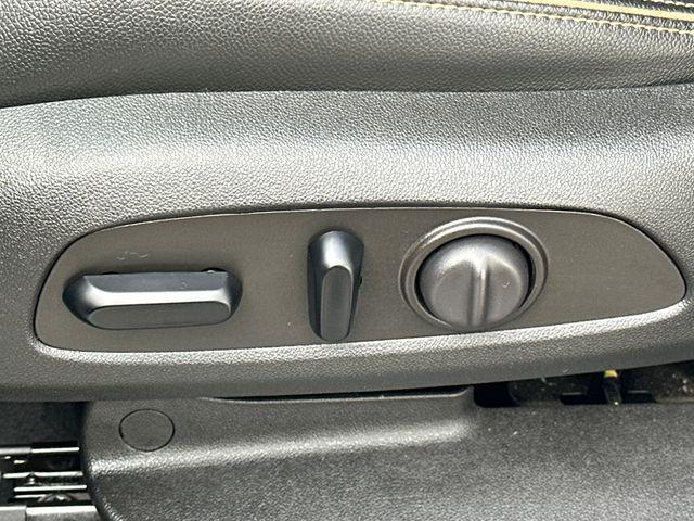 Photo of 2023 Summit White GMC Terrain