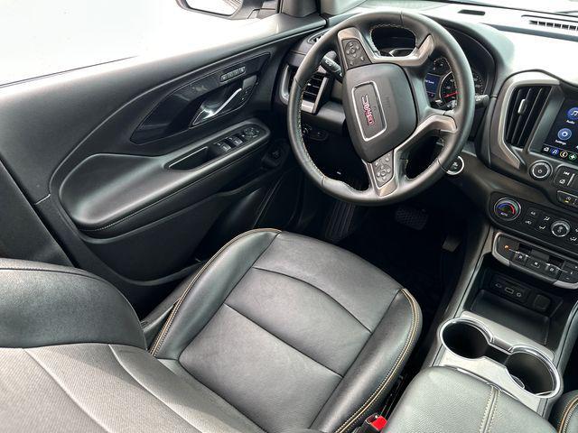 Photo of 2023 Summit White GMC Terrain