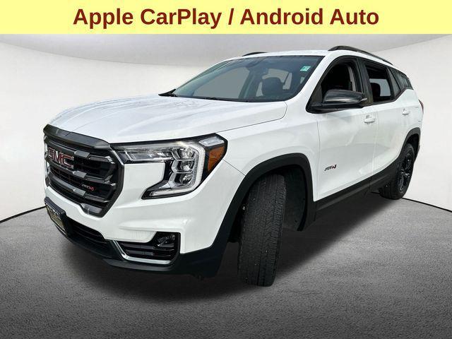Photo of 2023 Summit White GMC Terrain