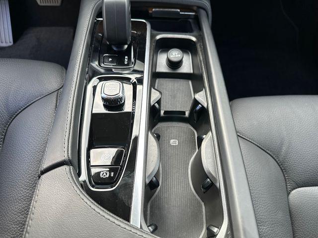 Photo of 2025 Denim Blue Metallic Volvo XC90